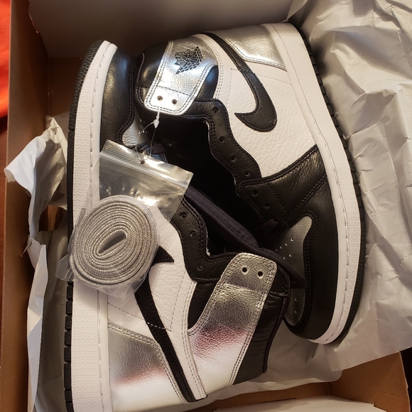 AJ "SILVER TOE" WOMEN JORDAN'S SIZE 10 - Picture 4 of 6